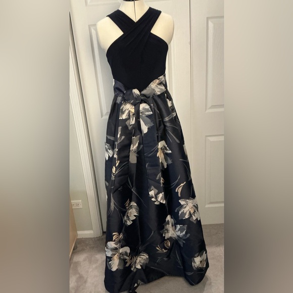 Dresses & Skirts - Elegant Navy Cross-Back Top with Floral Skirt